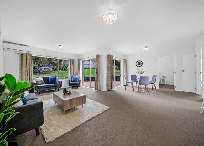  at 5 Evergreen Rise, New Lynn, Waitakere City, Auckland