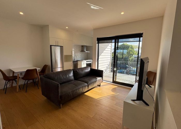  at 6 Studholme Street, Point Chevalier, Auckland