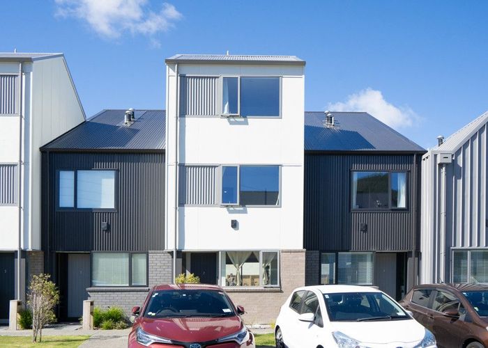  at 7 Ara Paiwhenua, Tawa, Wellington, Wellington