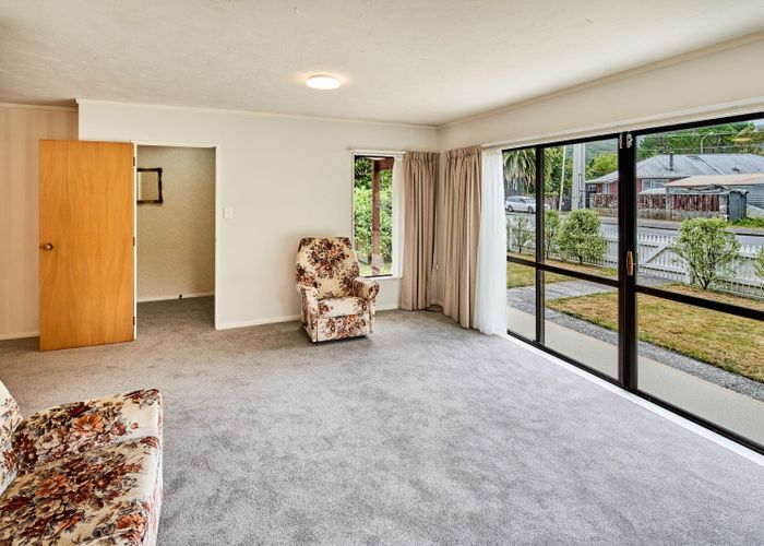  at 8 Plateau Road, Te Marua, Upper Hutt
