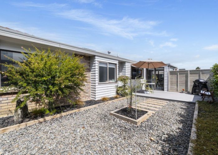  at 2 Finlowe Way, Otumoetai, Tauranga
