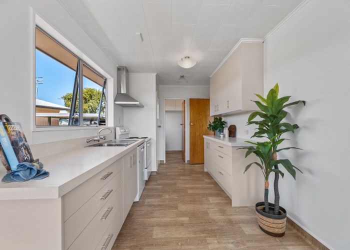  at 27 Southwark Avenue, Tamatea, Napier