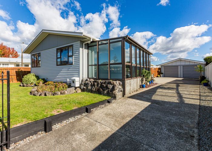  at 21 Bonnie Glen Crescent, Ebdentown, Upper Hutt