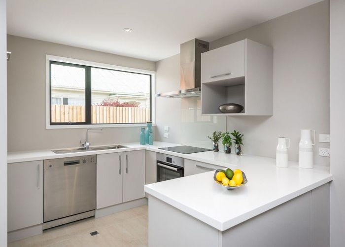  at 2/16 Grants Road, Papanui, Christchurch