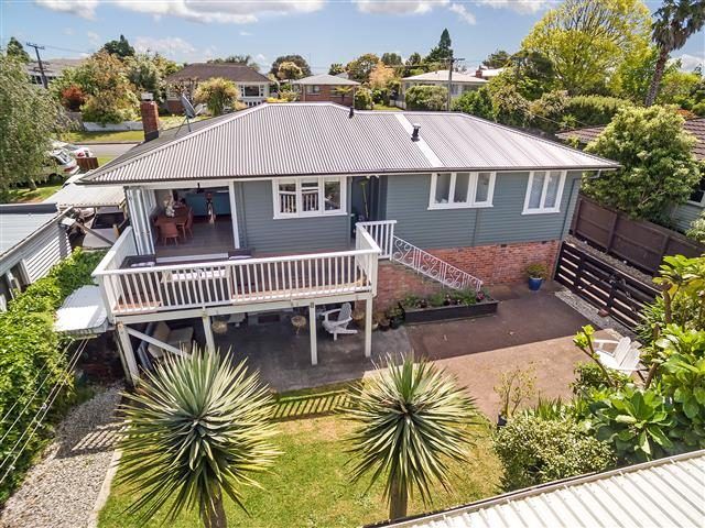  at 13 Graham Avenue, Te Atatu Peninsula, Waitakere City, Auckland