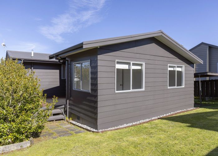 at 2/12 Isobel Street, Acacia Bay, Taupo, Waikato
