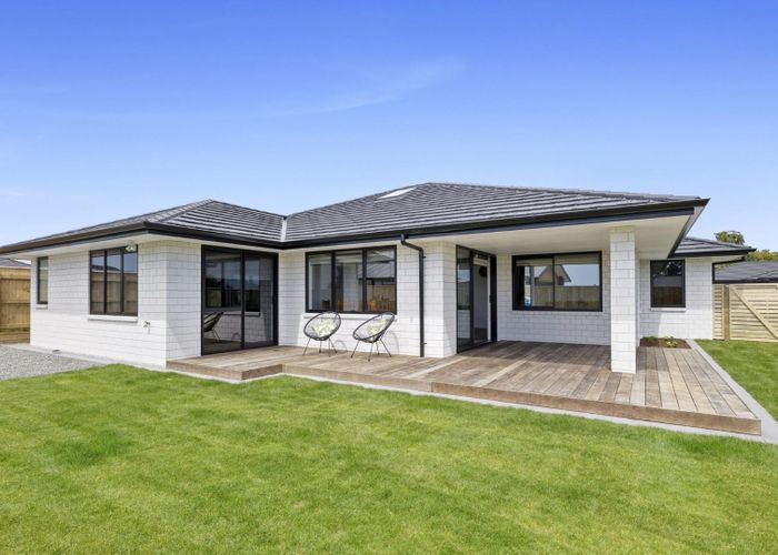  at 8 Kararaina Close, Whalers Gate, New Plymouth