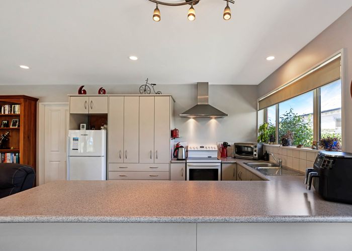  at 136 Chalmers Avenue, Hampstead, Ashburton