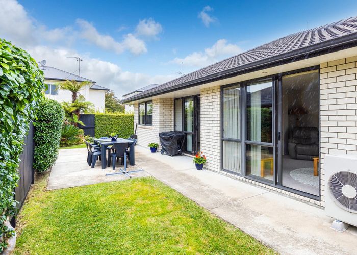  at 40 Parkside Drive, Huntington, Hamilton