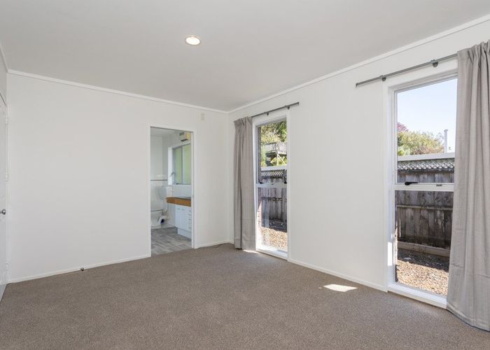  at 36 Stapleford Cres, Browns Bay, North Shore City, Auckland