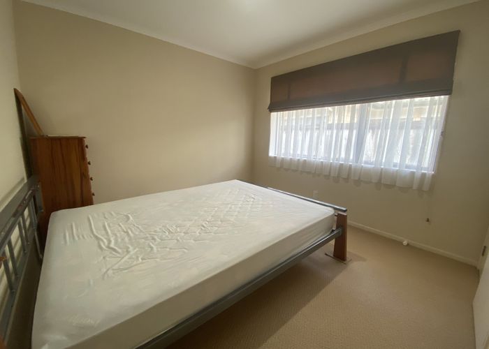  at 8 Glanmire Place, Flat Bush, Manukau City, Auckland