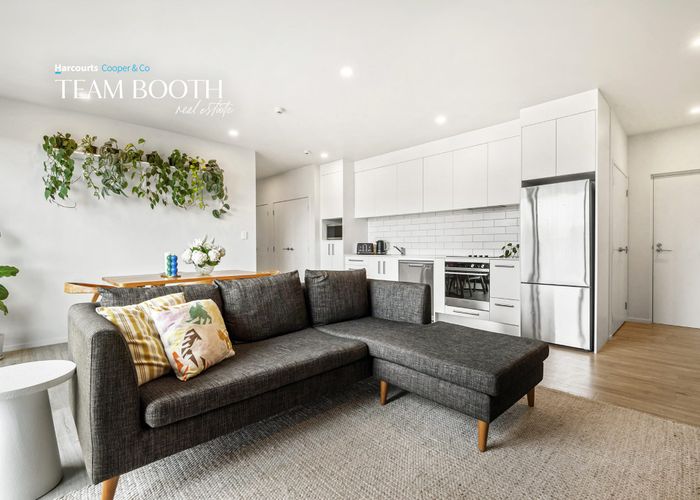  at 202/165 Lake Road, Northcote, Auckland