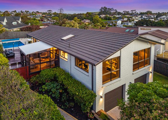  at 8 Greenbank Drive, Saint Johns, Auckland