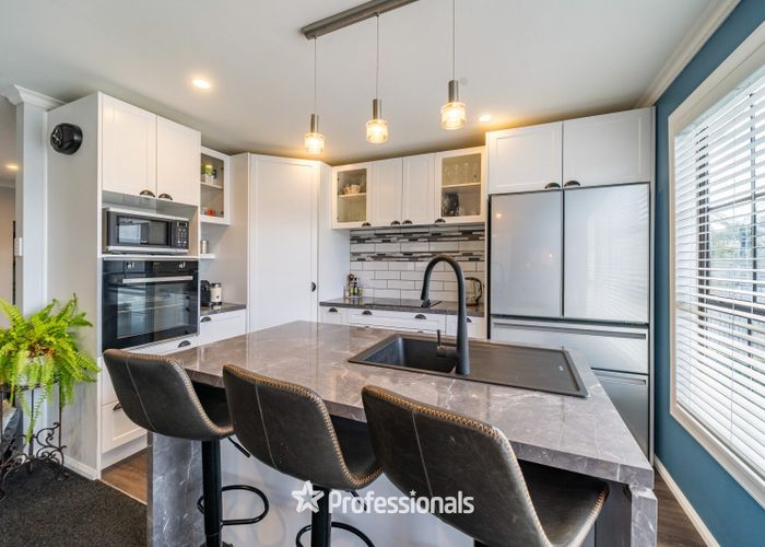  at 33 Fenchurch Grove, Stokes Valley, Lower Hutt, Wellington