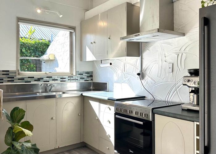  at 3/2 Glenora Road, Takanini, Papakura, Auckland