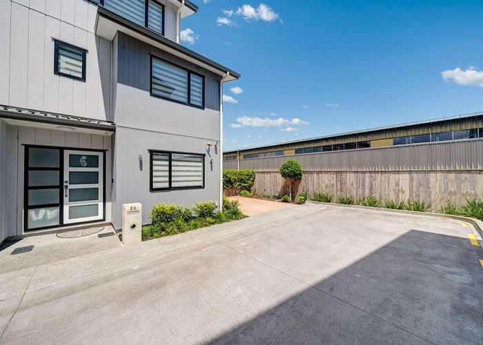  at 26 Eileen Newey Place, Henderson, Auckland