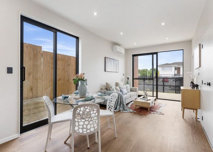  at 121E Reeves Road, Pakuranga, Manukau City, Auckland
