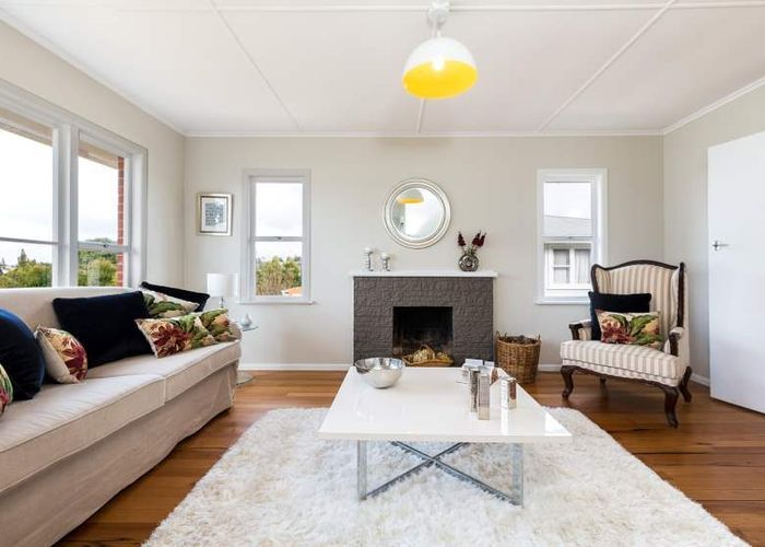  at 215 Sunnynook Road, Wairau Valley, Auckland