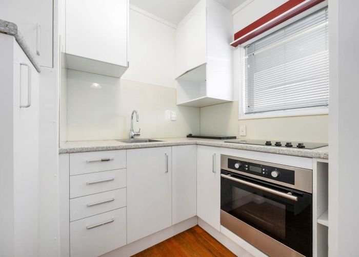  at 2/368 St Johns Road, Meadowbank, Auckland