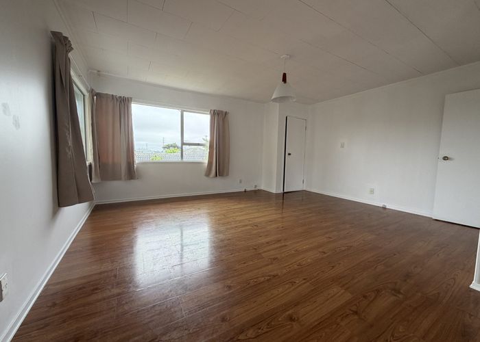  at 46 Meadowood Drive, Unsworth Heights, North Shore City, Auckland