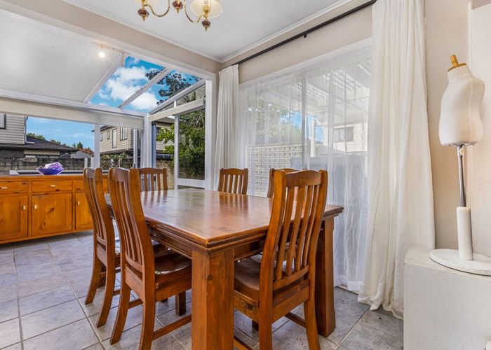  at 11 Clendon Place, Manurewa, Auckland