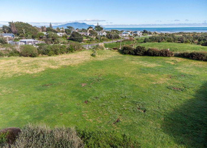 at 2 Sims Road, Te Horo Beach