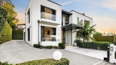  at 32 Bassett Road, Remuera, Auckland