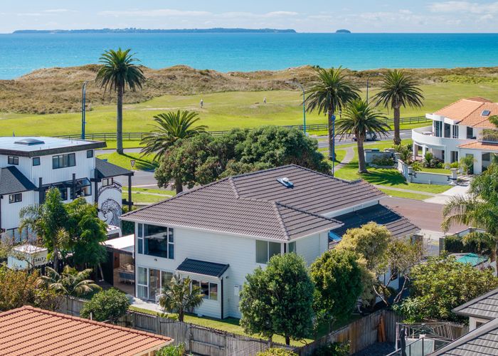  at 6 Palm Beach Boulevard, Papamoa Beach, Papamoa