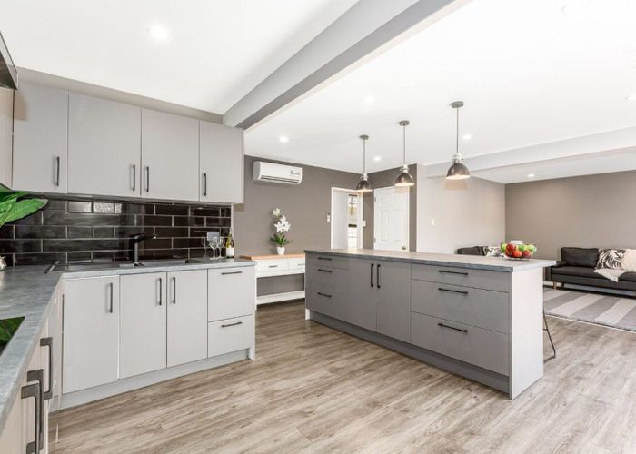  at 4 Oxford Crescent, Ebdentown, Upper Hutt, Wellington
