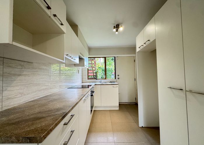  at 2/16 Knight Avenue, Mount Albert, Auckland City, Auckland