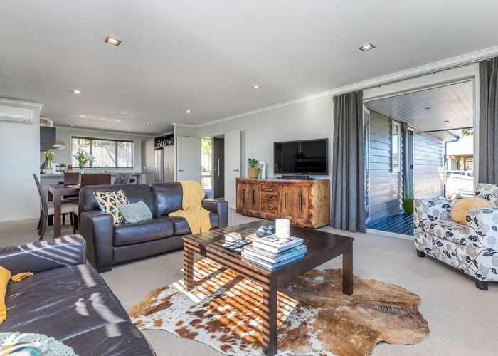  at 30B Lewisham Street, Highland Park, Auckland