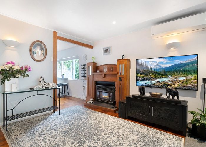 at 2 Riserra Drive, Ranui, Waitakere City, Auckland