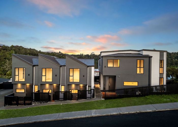  at 1 Thistledew Place, Bayview, North Shore City, Auckland