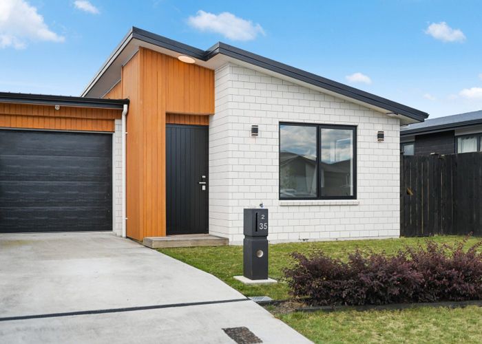  at 2/35 Tokerau Drive, Rototuna, Hamilton, Waikato