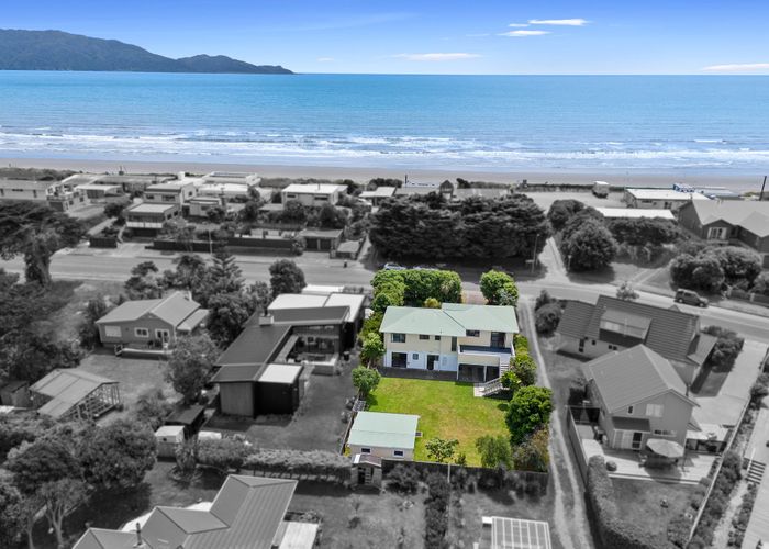  at 104 Tutere Street, Waikanae Beach, Waikanae