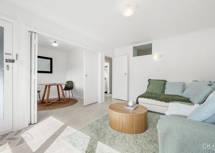  at 2/26 Deller Grove, Silverstream, Upper Hutt, Wellington