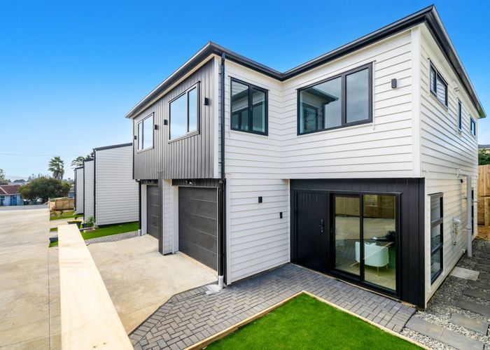  at 4/592 Massey Road, Mangere, Manukau City, Auckland