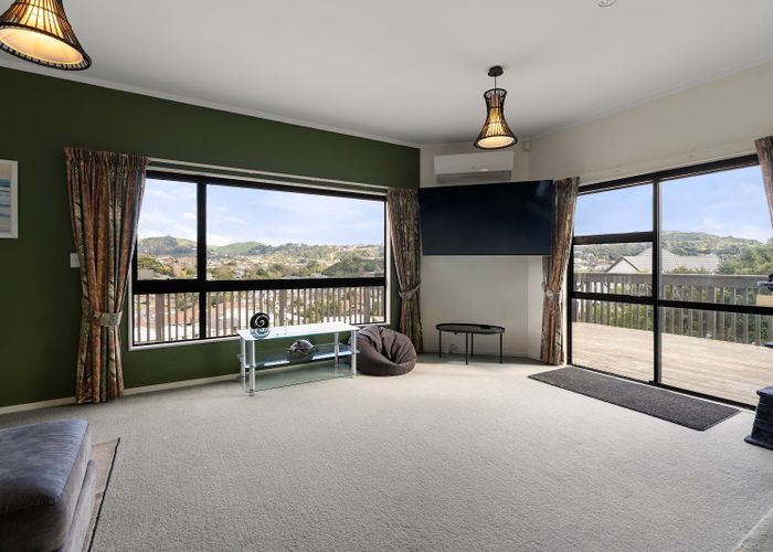  at 60 Molyneux Close, Whitby, Porirua, Wellington