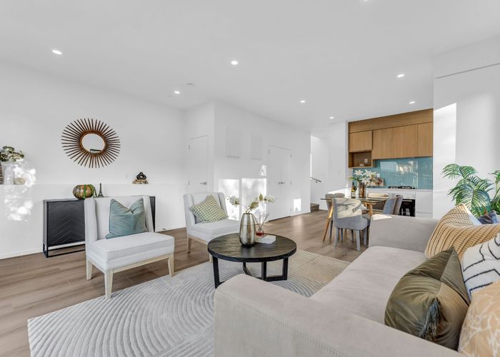  at 8A Jenanne Place, Totara Vale, North Shore City, Auckland