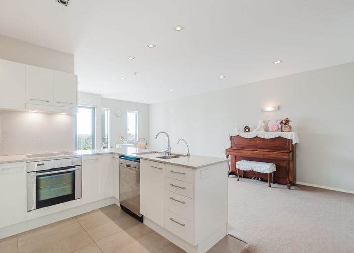  at B104/525 East Coast Road, Browns Bay, North Shore City, Auckland