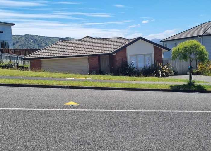  at 35 King Charles Drive, Kingsley Heights, Upper Hutt