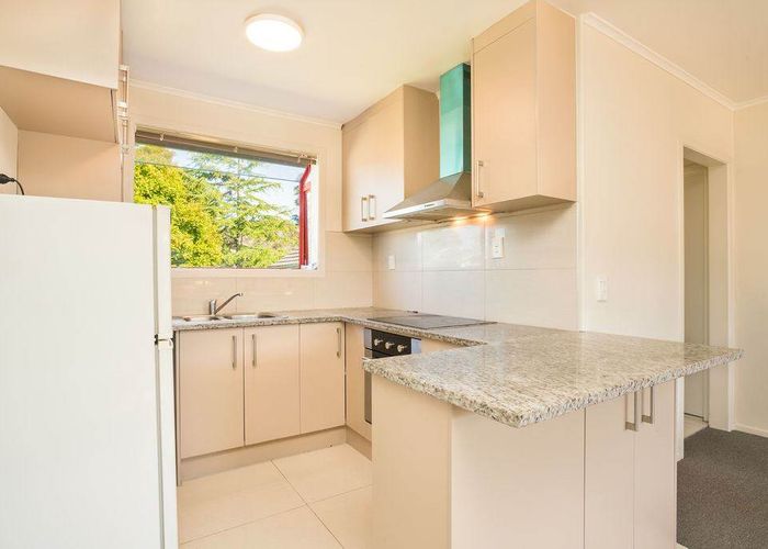  at 2/52 Hillside Road, Papatoetoe, Auckland