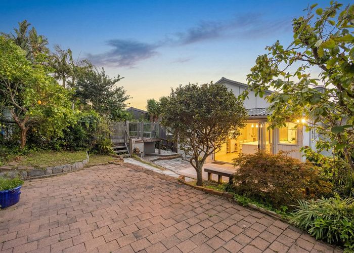  at 1/22 Sandown Road, Rothesay Bay, North Shore City, Auckland