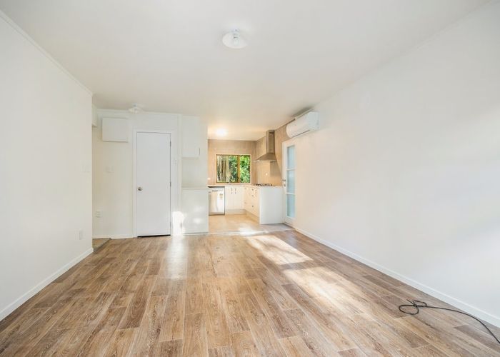  at 5/16 Knight Avenue, Mount Albert, Auckland