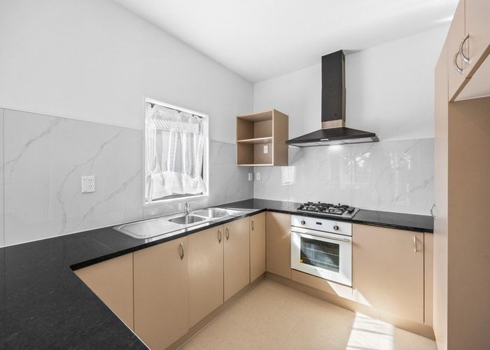  at 29 Banyan Drive, Totara Heights, Manukau City, Auckland
