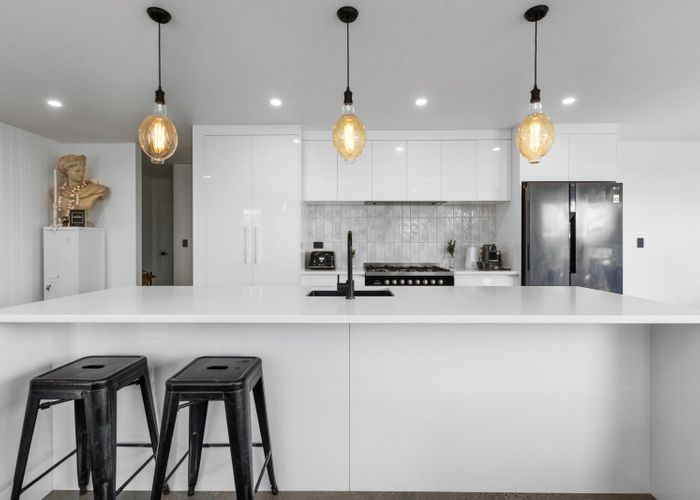  at 1417 Woodstock Avenue, Mayfair, Hastings