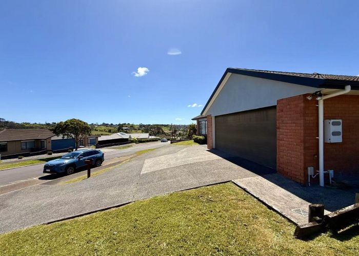  at 19 Roy Maloney Drive, Henderson, Waitakere City, Auckland
