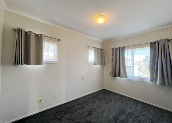  at 16 Kenderdine Road, Papatoetoe, Manukau City, Auckland