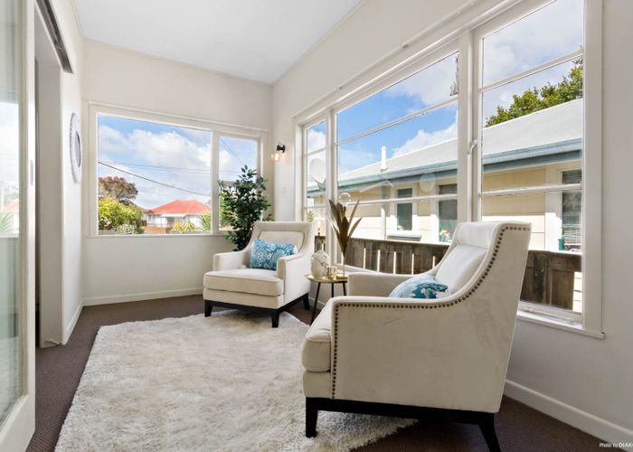  at 2/41 Pomaria Road, Henderson, Auckland