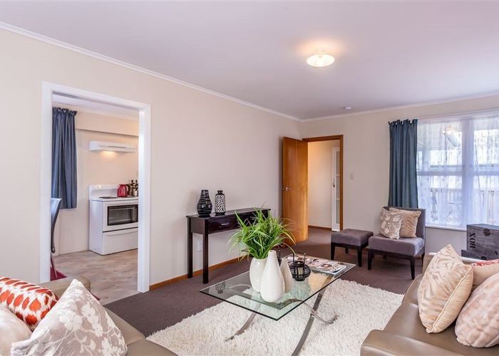  at 27 Riverpark Crescent, Henderson, Waitakere City, Auckland